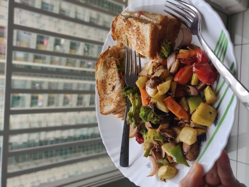 Assorted Air fried veggies with club sandwich