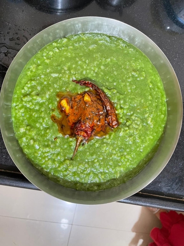 lasooni palak daal khichadi with Jhordaar Tadka