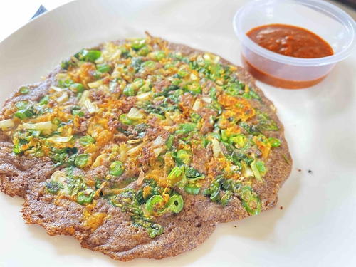 Ragi suji uttapam