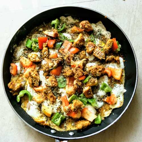 Omelette Base Chicken Tikka Pizza