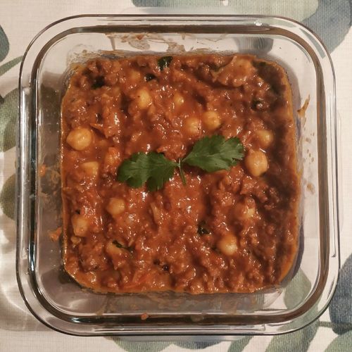 Chickpea curry with minced soya