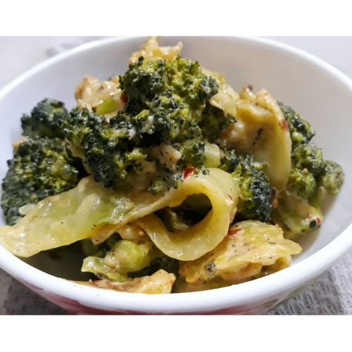 Zucchini Pasta, Broccoli with Cheese sauce