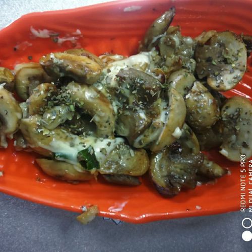 Cheesy Garlic Mushroom