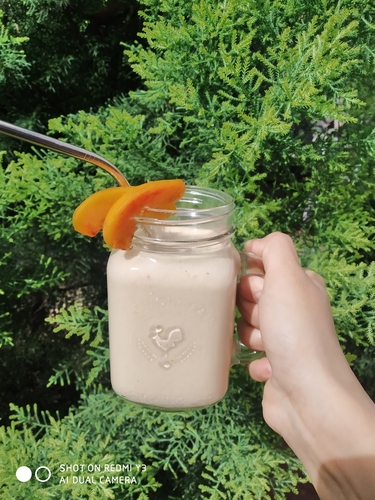 Peach smoothie ๐๐ฅค
