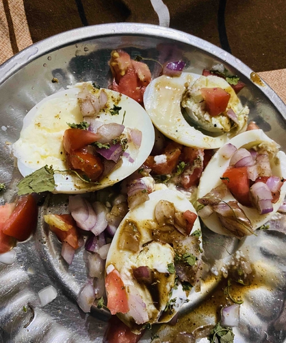 egg salad with tamarind sause