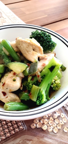 easy chicken with green veggies