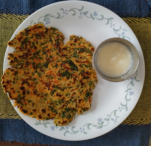 methi paneer paratha