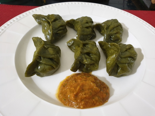 Spinach Chicken Cheese Momos