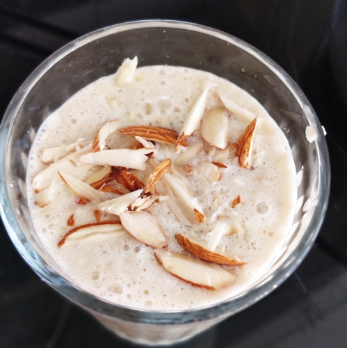 Energizing 5min Fasting receipe :- Apple Milkshake