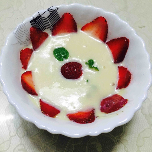 whey cottage cheese and strawberry delight