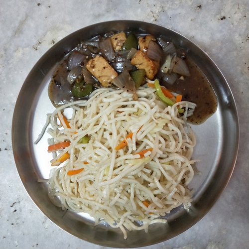 Hakka Noodles with Chilli Paneer 😍🤤