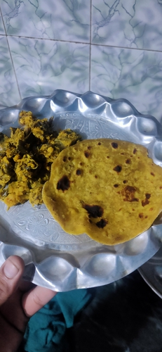 arbi ke patte and one besan roti
