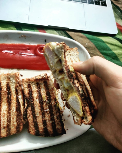 Chicken breast cheese sandwich 🤗
4 pieces
P- 90g, F- 20gm, C- 15gm
Total kcal- 580kcal
I prefer taking it as breakfast meal