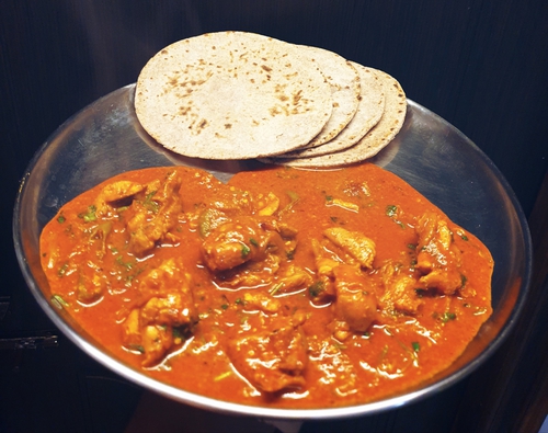 Chicken Thigh Boneless in Curd Gravy & Chapati