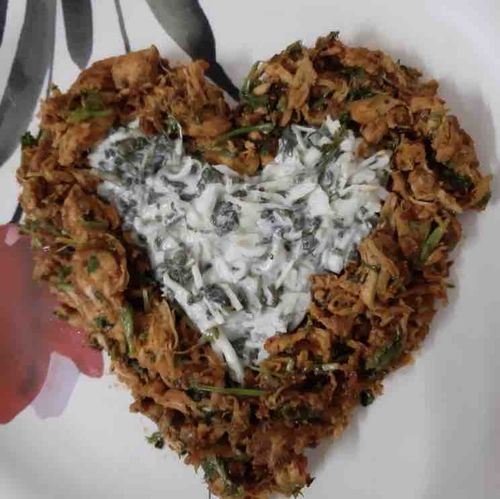 cabbage salad with shredded masala chicken