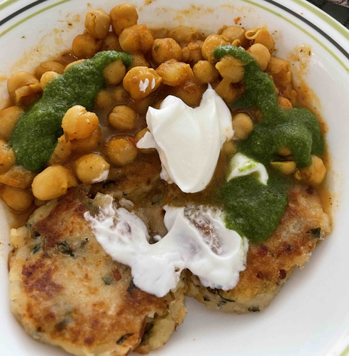 Aloo Tikki Chana Chaat
