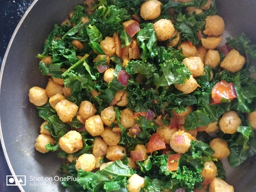 Kale with Soyabean/nutrella
