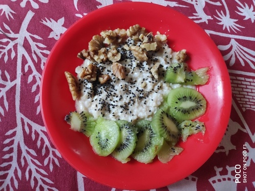 fruit bowl of oats