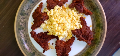 Lamb ribs with eggs