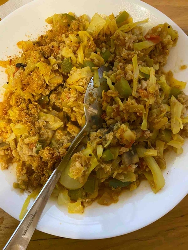 Soya veggies upma
