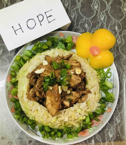 Burnt garlic chicken with cabbage rice