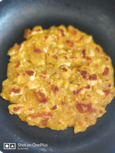 Veg omelett :- Paneer soya chilla/ayata/dhirde