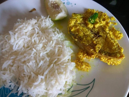 Steamed fish in mustard