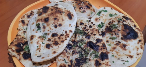 Garlic naan